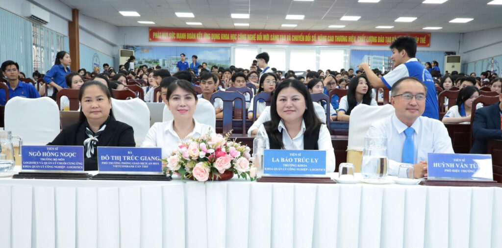 Chương trình chào đón tân sinh viên khóa 14 năm 2026